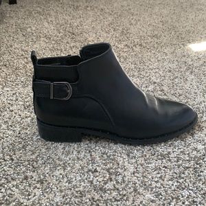 Blonde waterproof black booties
